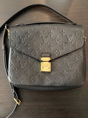 Louis Vuitton Black Métis Pochette Crossbody Bag with Gold hardware